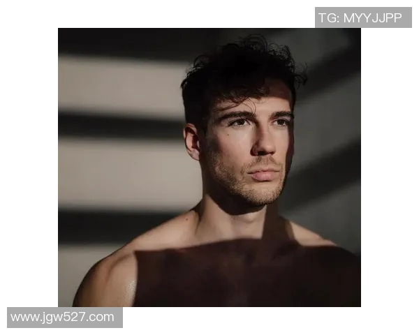 格雷茨卡在足球场上的崛起与影响力分析及未来发展展望