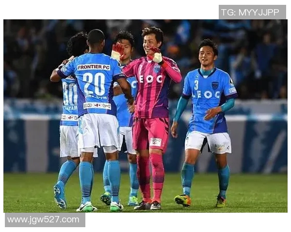 华拉古斯与拿加沙的精彩对决揭示足球战术的博弈与激情碰撞