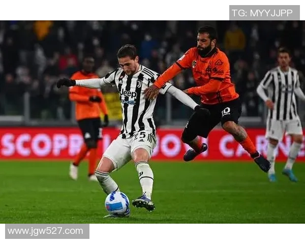 尤文图斯与国际米兰巅峰对决激情四溢精彩瞬间回顾与分析