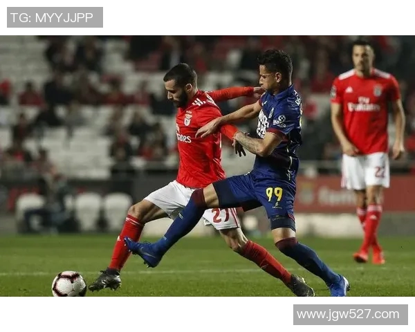 波尔图与摩的精彩对决揭示足球战术与团队协作的魅力